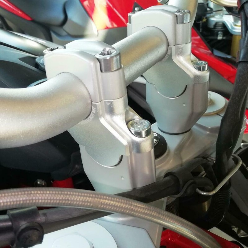 Voigt-MT Handlebar risers 30mm and 15mm closer | BMW F 800 GS Adventure silver anodized