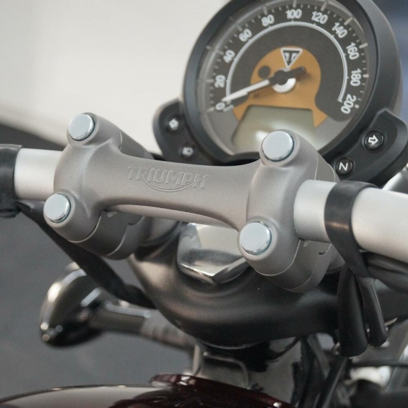 Voigt-MT Handlebar risers 25mm | Triumph Bonneville Bobber & Speedmaster black anodized