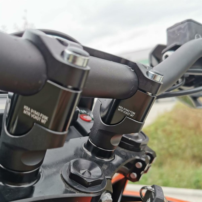 Voigt-MT Handlebar risers 25mm | KTM 690 SMC R und Enduro R black anodized 2019-