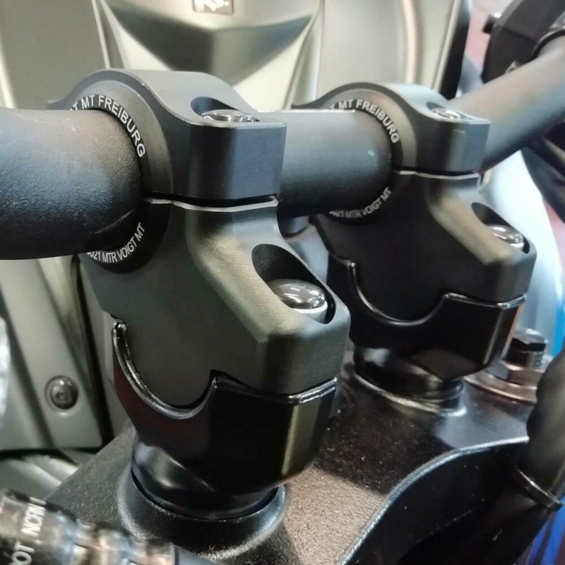 Voigt-MT Handlebar risers 30mm with offset 21mm | Moto Guzzi V85TT ´19-> black anodized