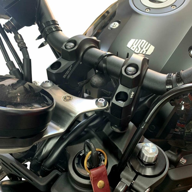 Voigt-MT Handlebar risers 30mm with offset 25mm | Yamaha XSR 900 from 2015 silver anodized