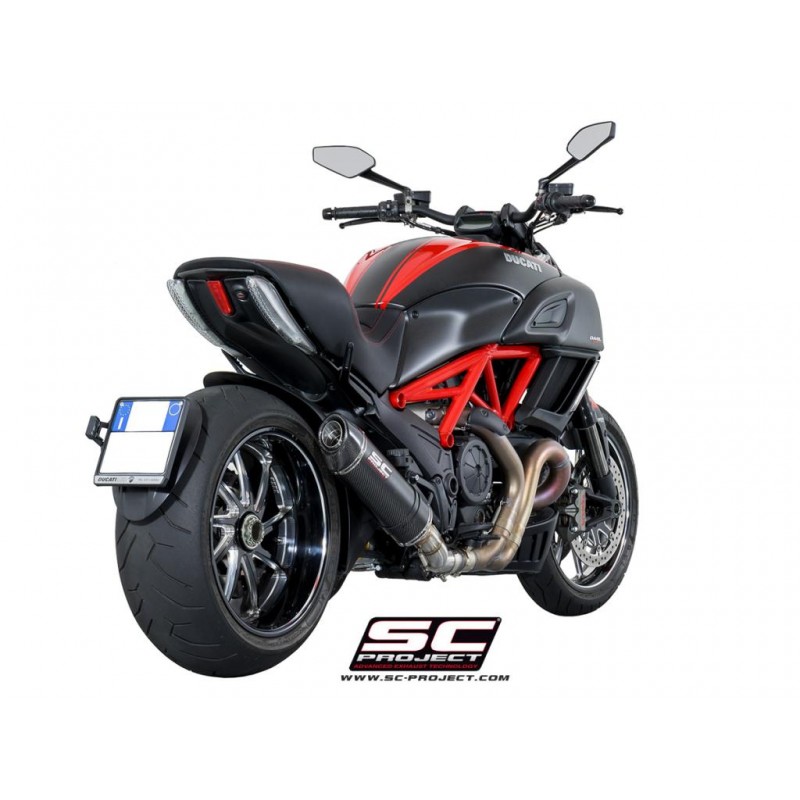 Uitlaatdemper Oval carbon Ducati Diavel (11-17)