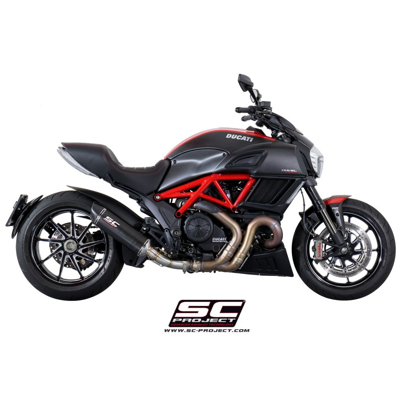 Uitlaatdemper Oval carbon Ducati Diavel (11-17)