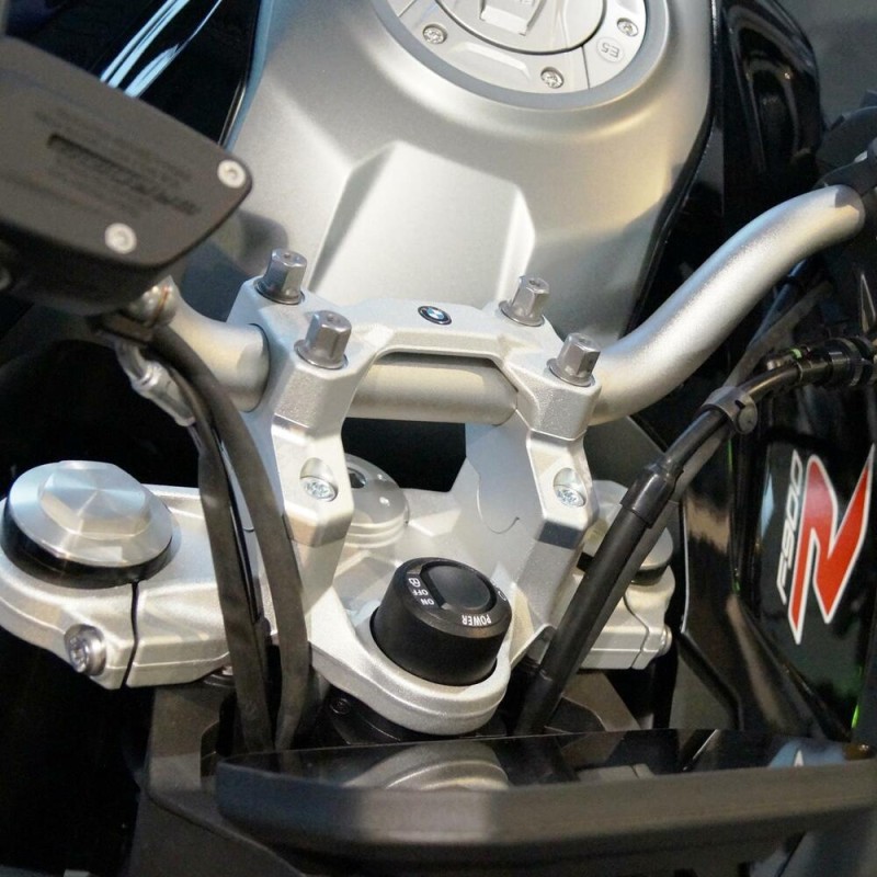 Voigt-MT Handlebar risers with offset 30mm high and 21mm closer | BMW F 900 R