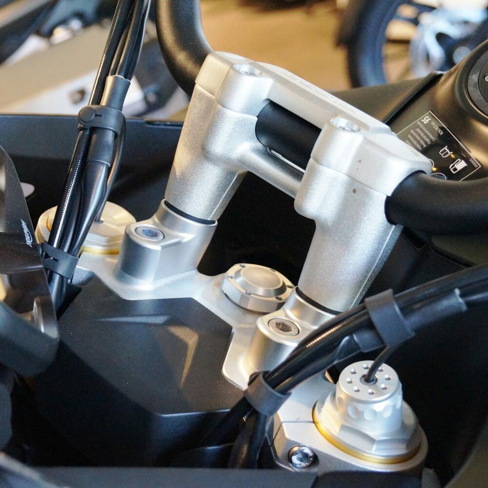 Triumph tiger on sale 800 handlebar risers